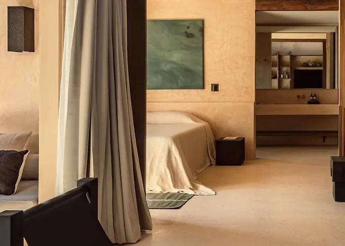 Naboa Hotel